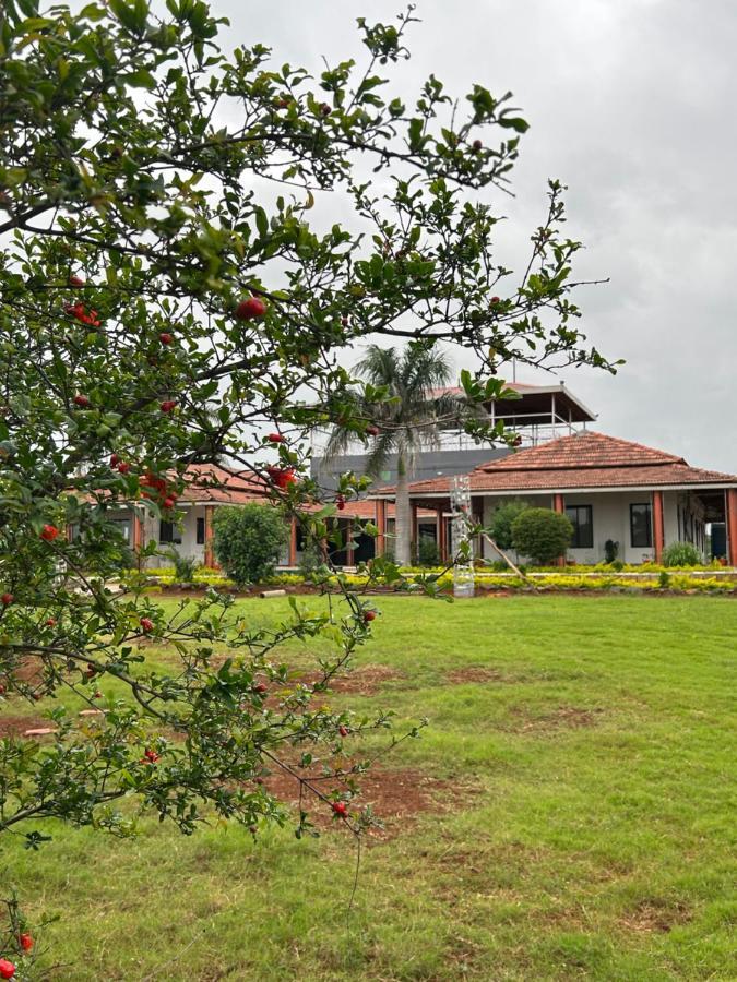 The Sunset Lawns Farm stay *
